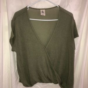 GREEN LOW CUT BUTTON OVER SHIRT!